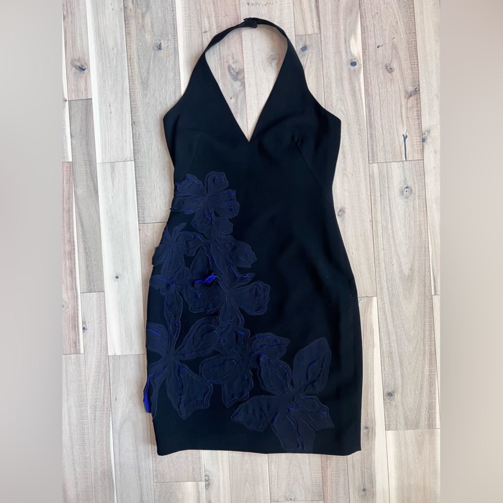Halston Heritage cocktail black dress with blue/purple flower size 6 - Picture 2 of 16